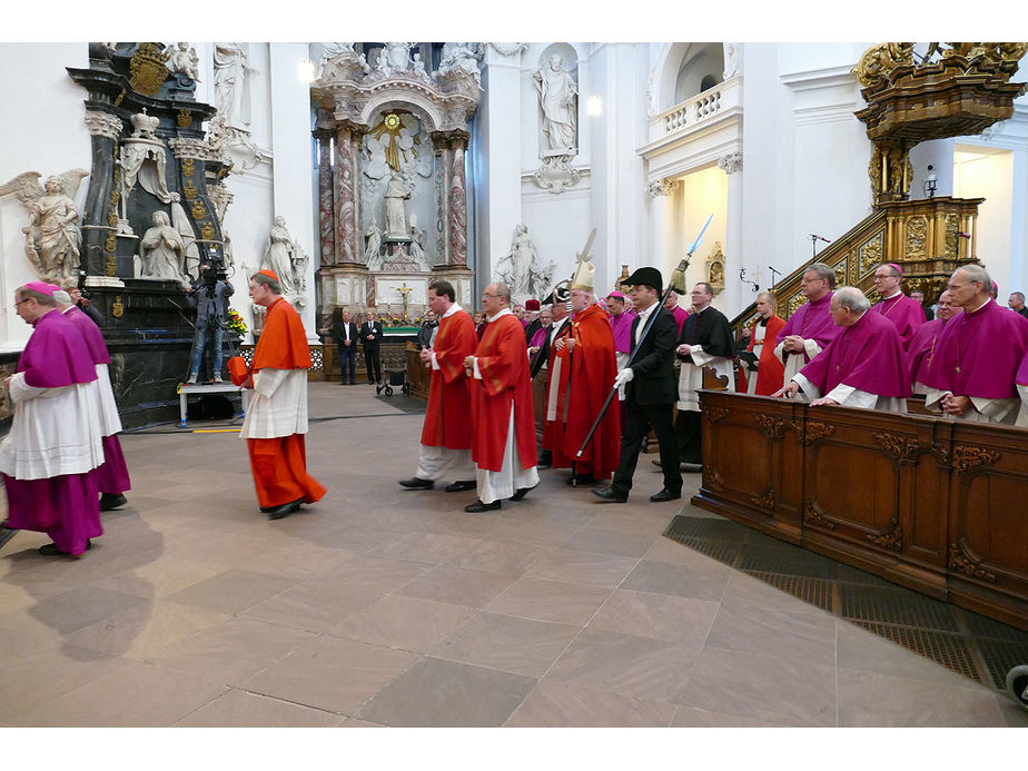 Abschlussvesper der Bischofskonferenz mit Austeilung des Bonifatiussegens (Foto: Karl-Franz Thiede)